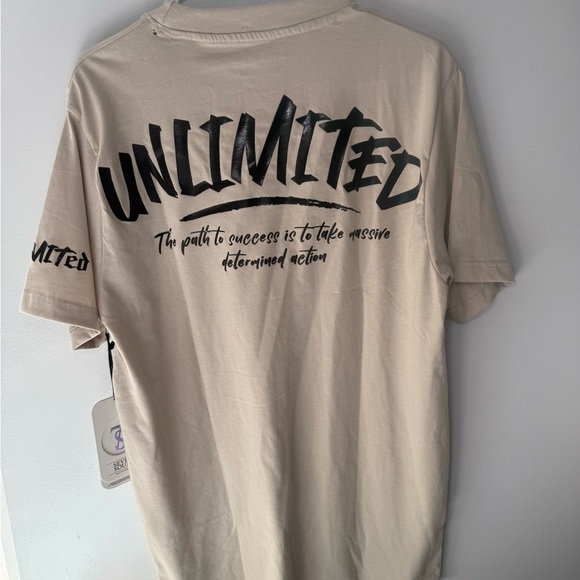 Seven Souls Short Sleeve Tee with Arched Typography - Picture 1 of 10